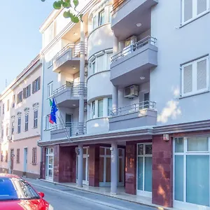 Monte Zaro Apartment